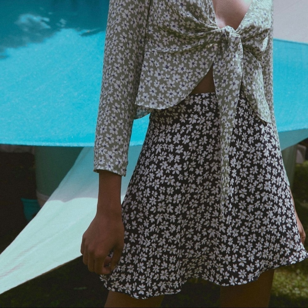 Black and White Daisy A-Line Skirt